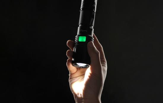 Superfire X60-T, LED Taschenlampe, 36W, 1500lm, USB