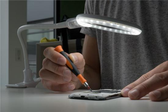 Kaltlicht LED Stand/Klemm Lupenleuchte mit 30 SMD LEDs und flexiblem Schwanenhals, 6W, wei
