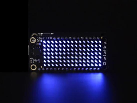 Adafruit 15x7 CharliePlex LED Matrix Display FeatherWing - Blau