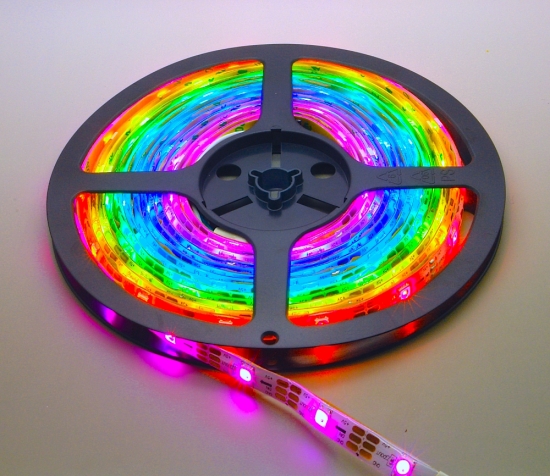 digitaler LED RGB NeoPixel Stripe, IP65 vergossen, 30 LEDs/m, schwarze Leiterbahn, 5m Rolle