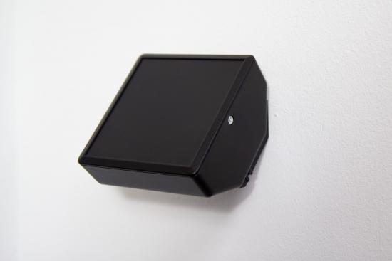 Universelles IoT und Sensorgehuse 1500, schwarz, Kit inkl. Wandbefestigung